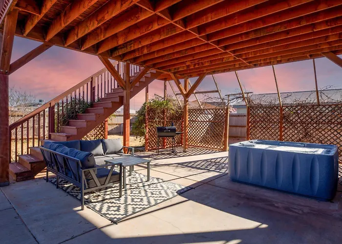 Haven In The Canyons - Near Powell & Antelope Canyon - Boat Parking, 360 Views, & Hot Tub * Page