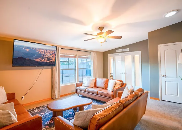 Holiday home Haven In The Canyons - Near Powell & Antelope Canyon - Boat Parking, 360 Views, & Hot Tub