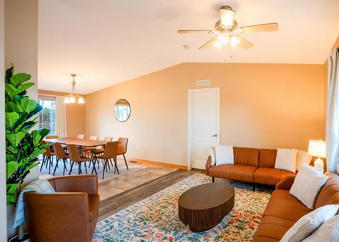 Haven In The Canyons - Near Powell & Antelope Canyon - Boat Parking, 360 Views, & Hot Tub * Page