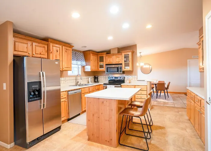 Holiday home Haven In The Canyons - Near Powell & Antelope Canyon - Boat Parking, 360 Views, & Hot Tub *