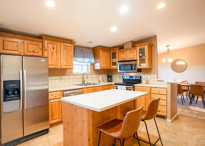 Haven In The Canyons - Near Powell & Antelope Canyon - Boat Parking, 360 Views, & Hot Tub Holiday home Page