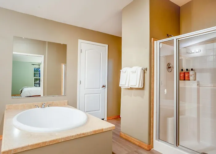 Haven In The Canyons - Near Powell & Antelope Canyon - Boat Parking, 360 Views, & Hot Tub Holiday home Page