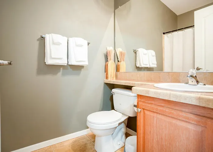 Haven In The Canyons - Near Powell & Antelope Canyon - Boat Parking, 360 Views, & Hot Tub Holiday home