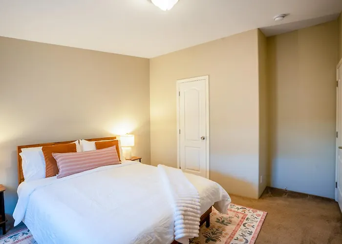 Haven In The Canyons - Near Powell & Antelope Canyon - Boat Parking, 360 Views, & Hot Tub * Page