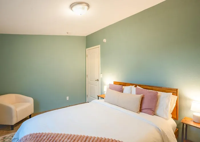 Haven In The Canyons - Near Powell & Antelope Canyon - Boat Parking, 360 Views, & Hot Tub Holiday home *