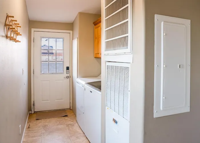 Holiday home Haven In The Canyons - Near Powell & Antelope Canyon - Boat Parking, 360 Views, & Hot Tub *