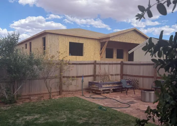 Haven In The Canyons - Near Powell & Antelope Canyon - Boat Parking, 360 Views, & Hot Tub Holiday home *
